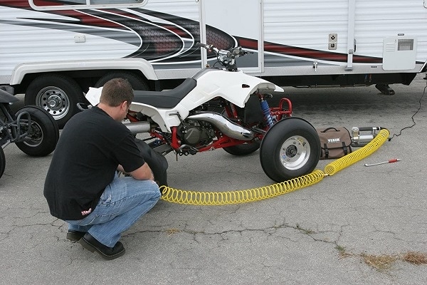 4 Best Onboard Air Compressors of 2022 – Reviews & Top Picks