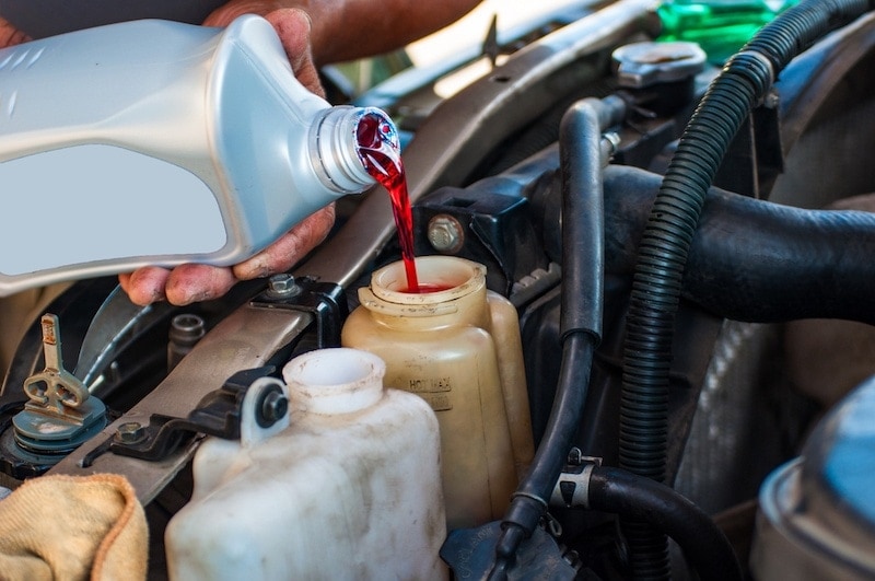 6 Chainsaw Bar & Chain Oil Alternatives That May Save You Money