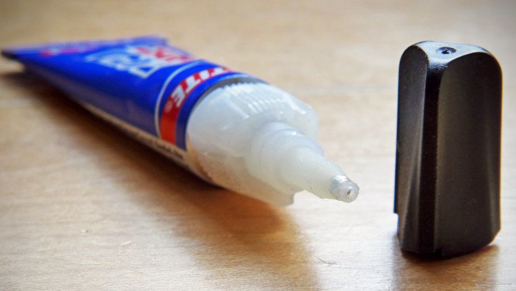How to Glue Rubber Together: Step-by-Step Guide (with Pictures)