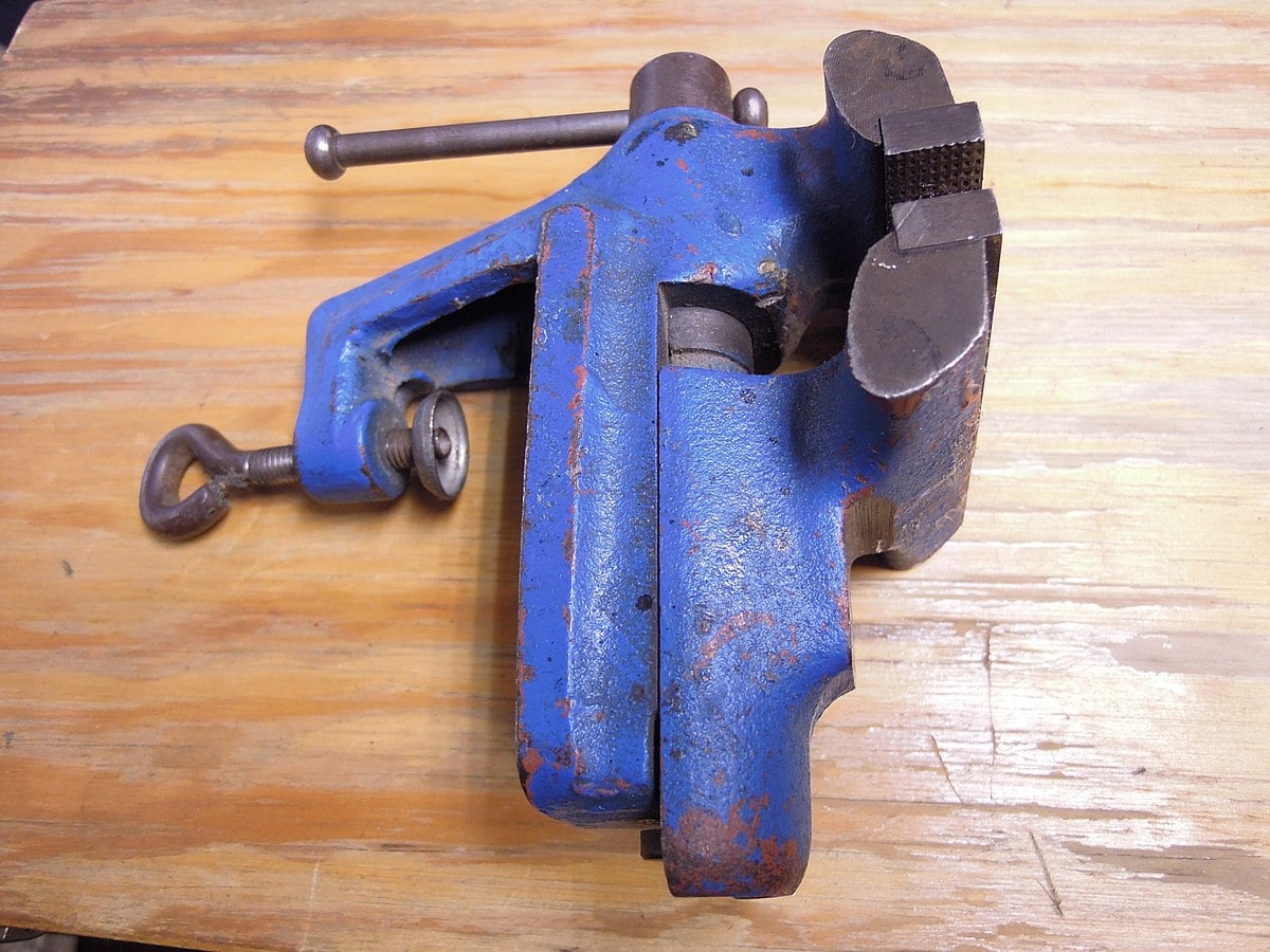 12 Types of Clamps (with Pictures)