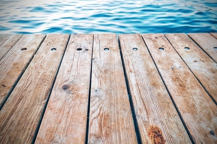 7 Free Above Ground Pool Deck Plans You Can DIY (with Pictures)