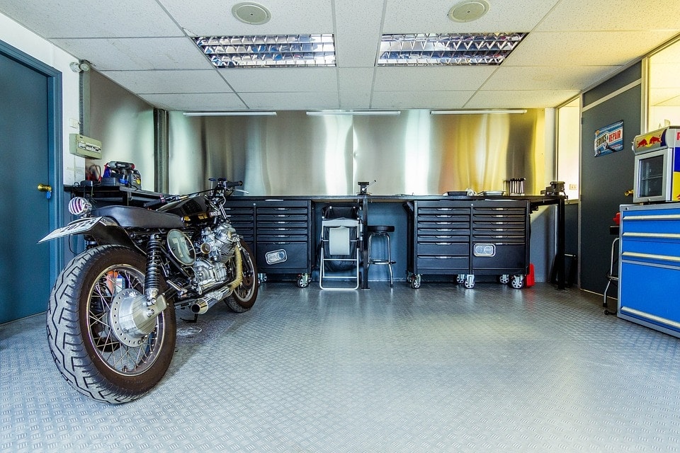 10 Effective Tips for Keeping your Workshop Organized (with Pictures)