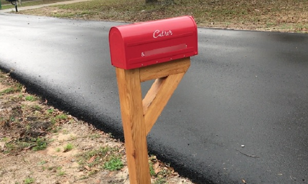 5 DIY Mailbox Post Plans You Can Build Today