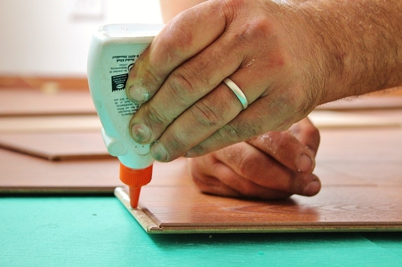 How to Glue Paper to Wood: Step-by-Step Guide (with Pictures)
