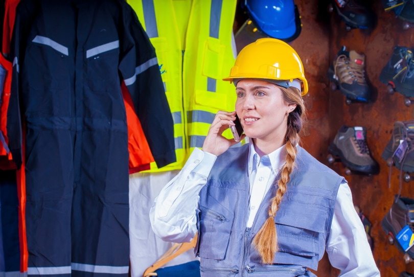 10 Women in Construction Statistics (2022 Update)