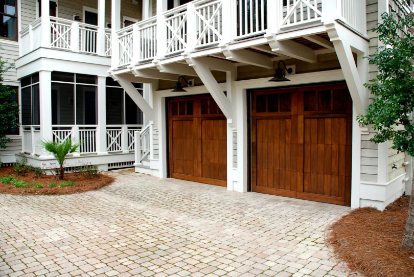 What Is The Cost To Replace A Garage Door In 2022?