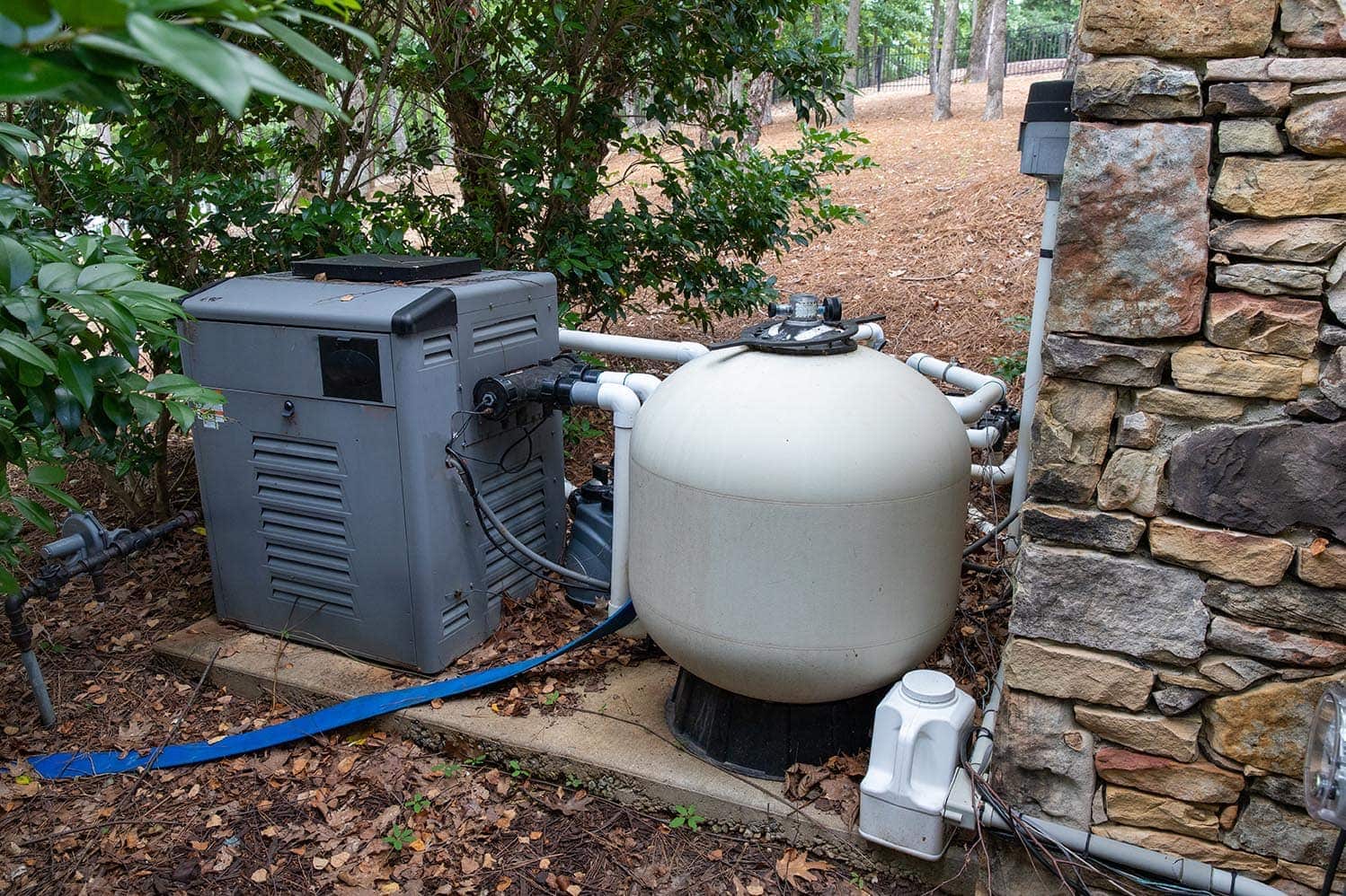 Sand vs Cartridge Pool Filters: What’s the Difference?