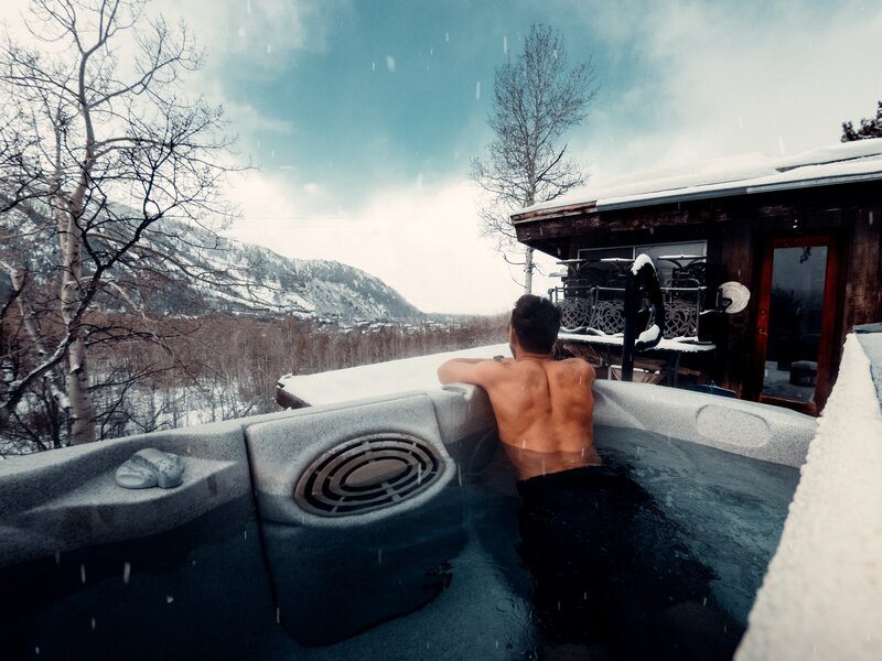 8 Best Hot Tubs in 2022 – Reviews & Top Picks