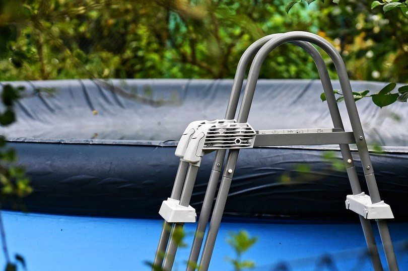 9 Simple Ways To Keep Bugs Out of Your Pool
