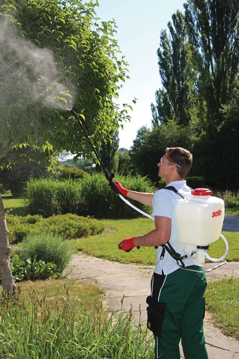 Piston vs Diaphragm Backpack Sprayers: What’s the Difference?