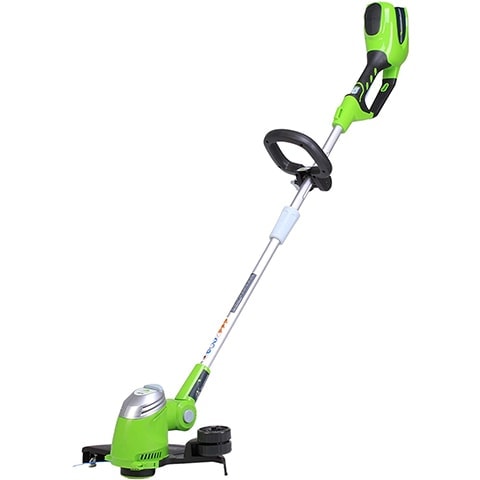 6 Best Weed Eaters for Women of 2022 – Reviews & Buyer’s Guide