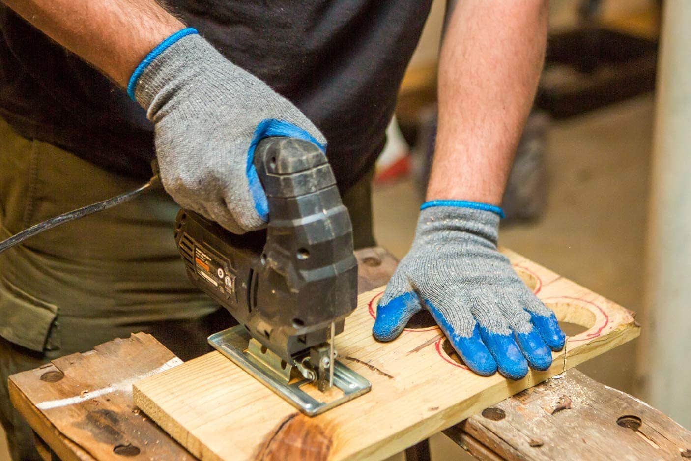 10 Best Heavy-Duty Work Gloves of 2022 – Reviews & Buyer’s Guide