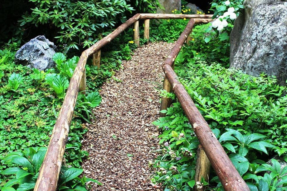 15 Smart Uses for Wood Chips – Recycling and Reusing Ideas