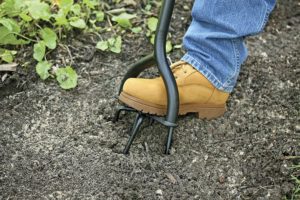 10 Best Hand Tillers of 2022 &#8211; Manual Models Reviewed &#038; Compared