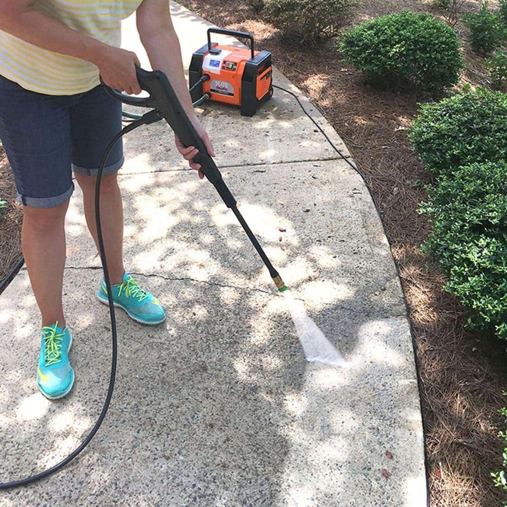 10 Best Small Pressure Washers (Lightweight & Portable) – Reviews & Top Picks
