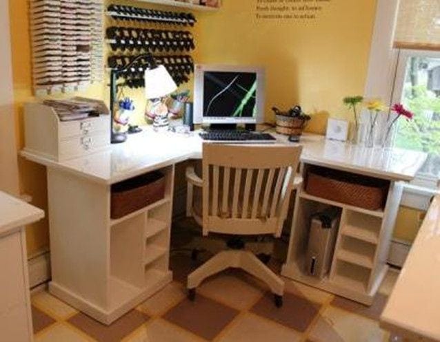 20 Free DIY Pallet Table Plans You Can Make Today