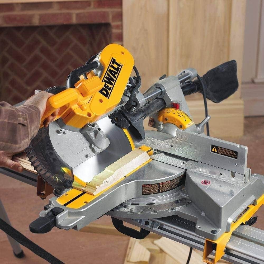 DeWalt DWS779 Sliding Compound Miter Saw Review