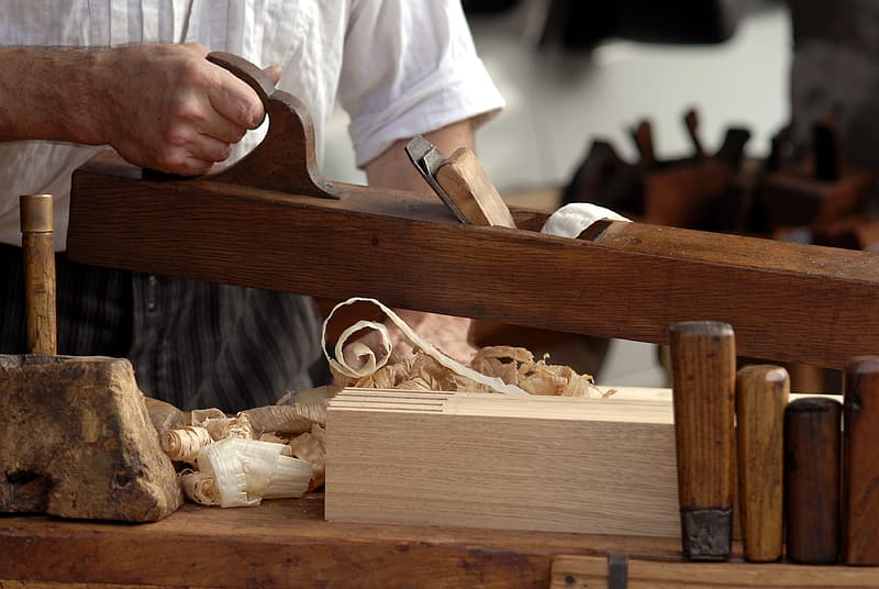 Hand Planer vs Bench Planer: Which is Best for Your Needs?