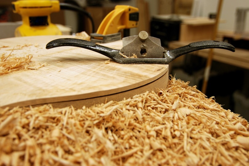 Spokeshave vs Drawknife: What’s the Difference?