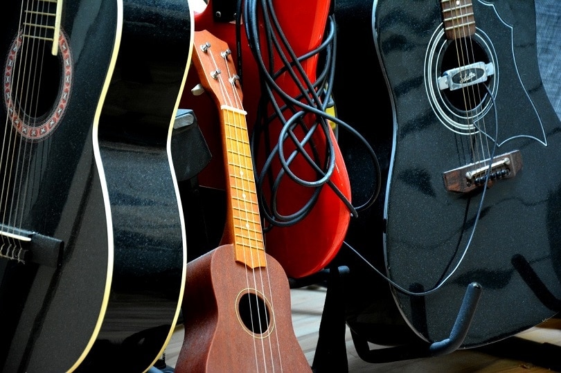 10 Free Guitar Stand Plans You Can DIY Today