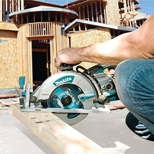 10 Best Worm Drive Saws – Reviews & Buyer’s Guide 2022