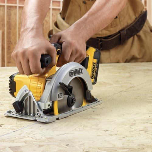 10 Best Cordless Circular Saws in 2022 – Top Picks & Reviews