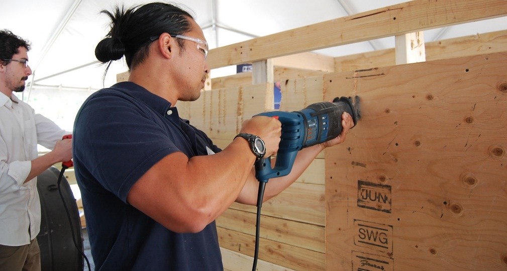 Sabre Saw vs Jigsaw: Which is Best for Your Needs?