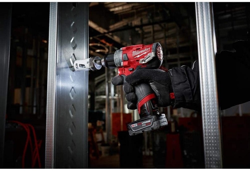 DeWalt vs Milwaukee: Which Power Tool Brand is Better in 2022?
