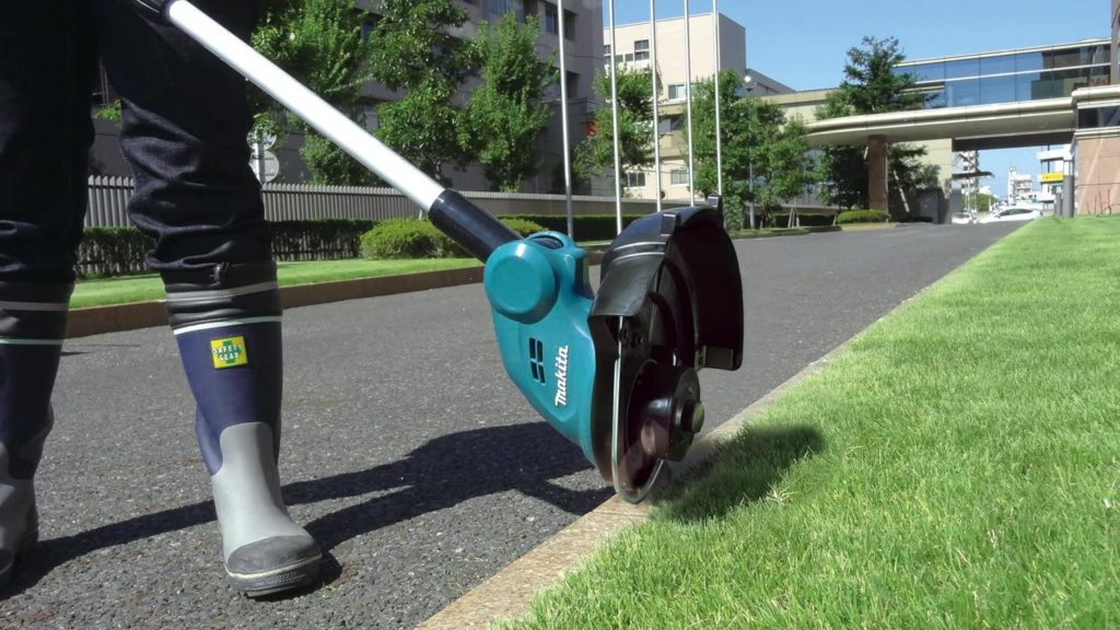 10 Best Cordless Lawn Edgers of 2022 – Reviews & Top Picks