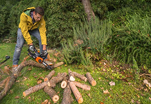 6 Best Small & Lightweight Chainsaws – Top Picks & Reviews 2022