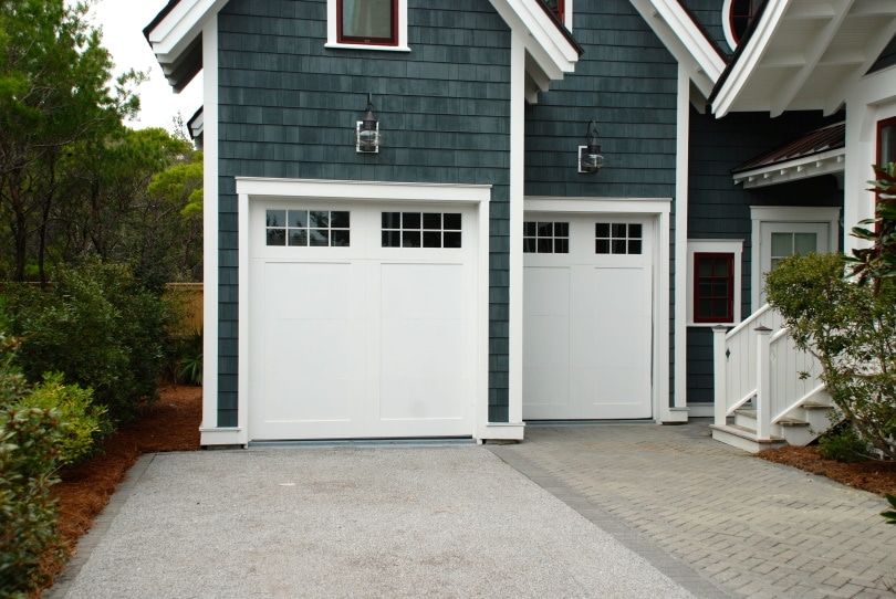 9 Garage Door Trends in 2022 – Design Ideas for a Modern Home