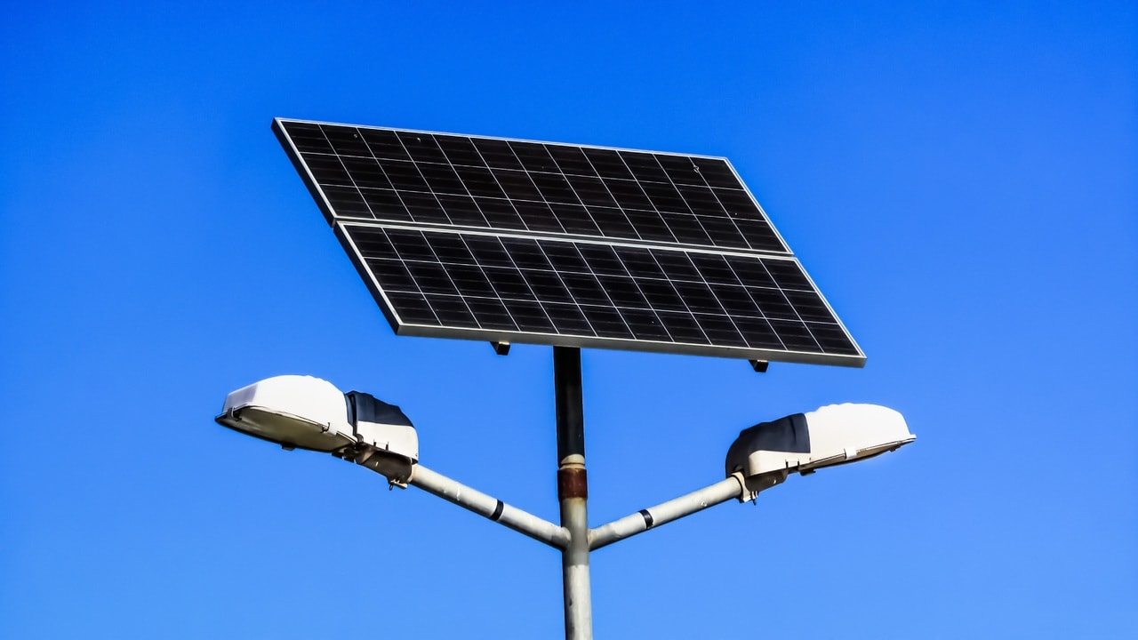 How To Clean Solar Lights In 10 Easy Steps (with Pictures)
