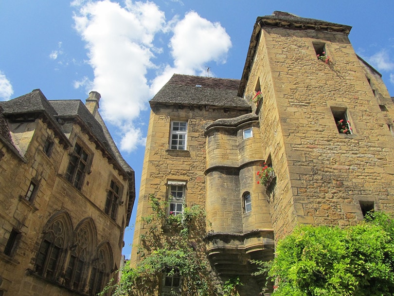 18 Safest Cities in France (2022 Update)