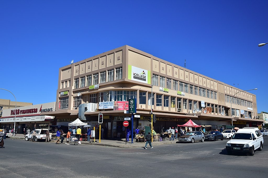 15 Safest Cities in South Africa (2022 Update)