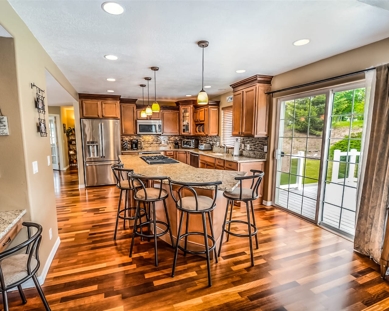 17 Design Ideas for an ‘80s Kitchen (With Pictures)