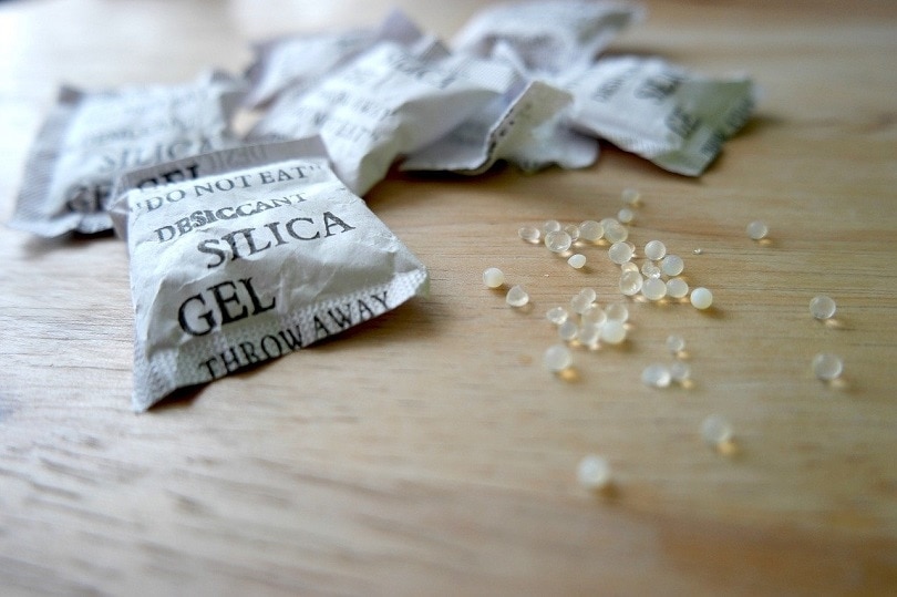 13 Brilliant Uses for Silica Gel Packs in Your Home &#038; Garden