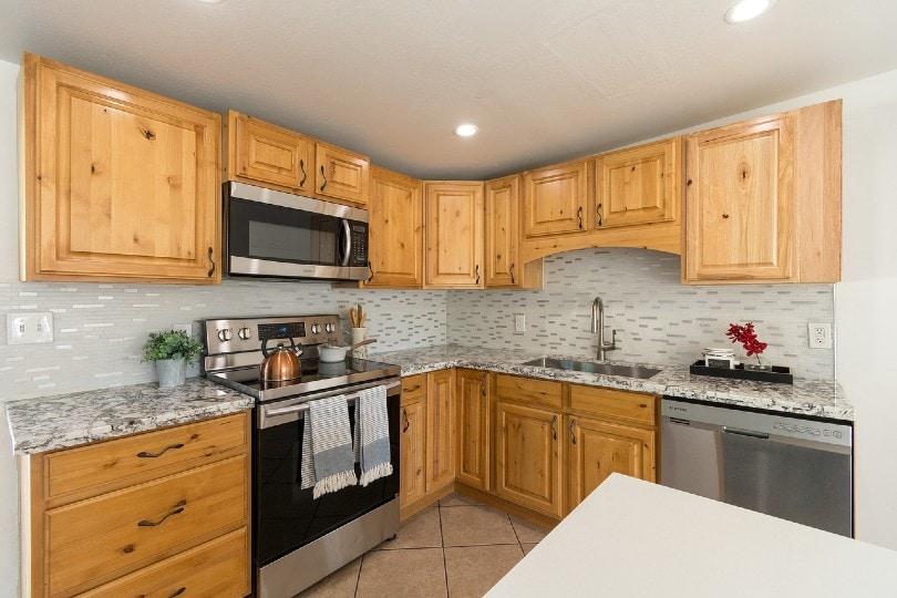 11 Kitchen Backsplash Trends To Avoid In 2022
