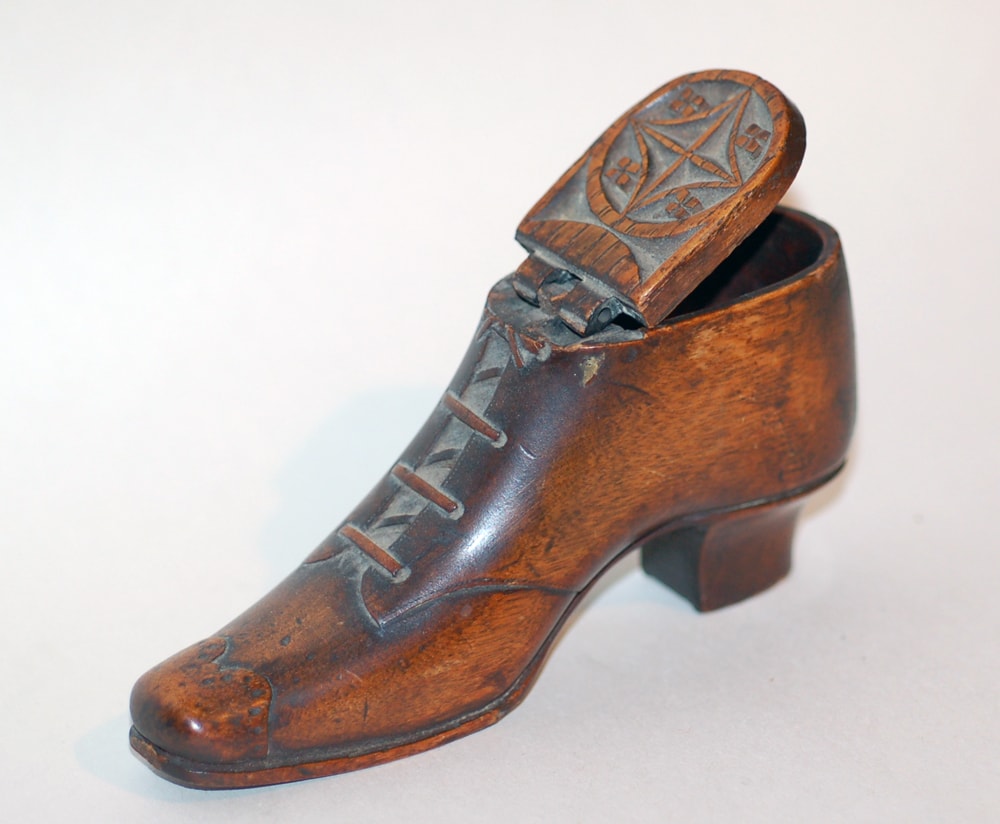 8 Different Types of Wood Carving (With Pictures)