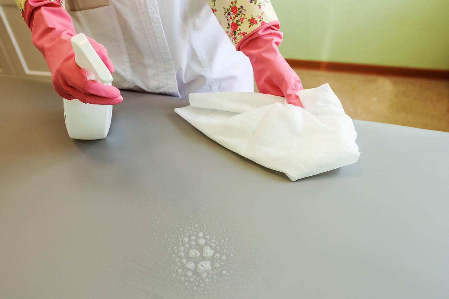 How To Get Rid of Cat Smell In The House: 5 Practical Options