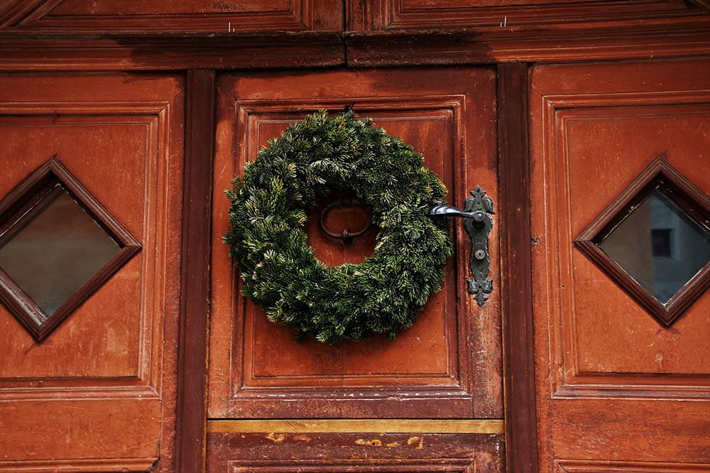 How to Hang a Wreath on a Door in 9 Steps (with Pictures)