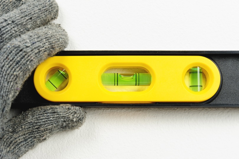 15 Essential Electrician Tools (With Pictures)