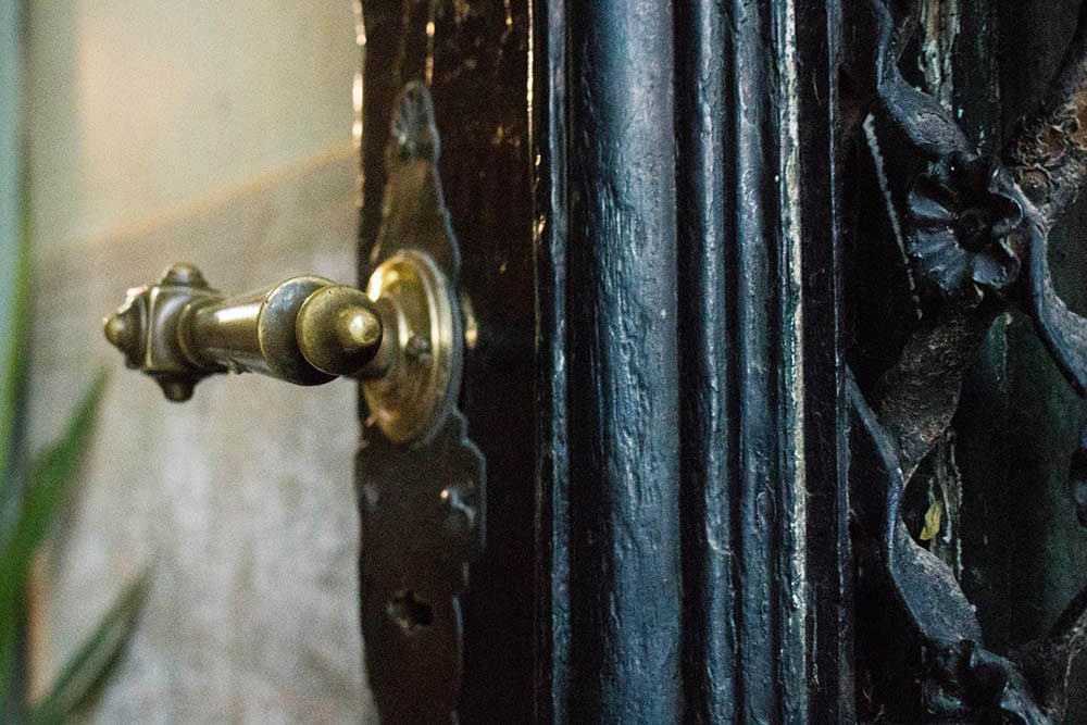 4 Doorknob & Hardware Finish Trends in 2022 (18 Ideas with Pictures)