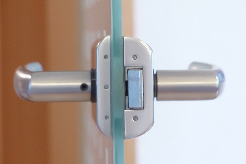How to Lock a Door Without a Lock in 5 Steps