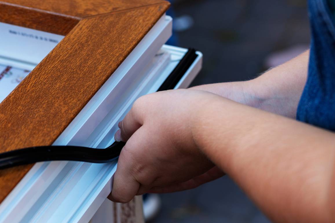 How To Replace Weather Stripping On A Door In 9 Steps