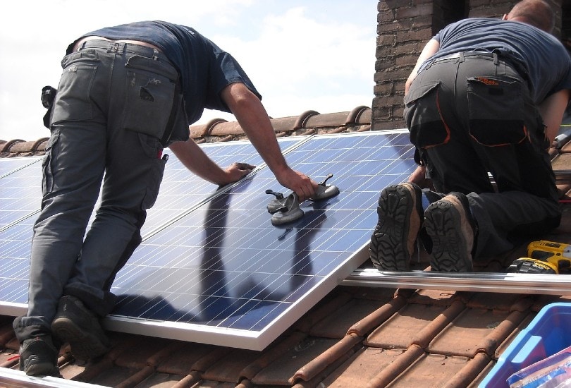 How to Build a Solar Generator in 6 Easy Steps (with Pictures)