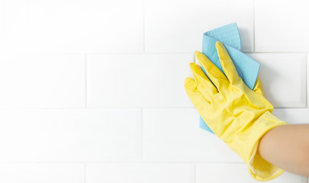 10 Types of Shower Flooring (With Pictures)