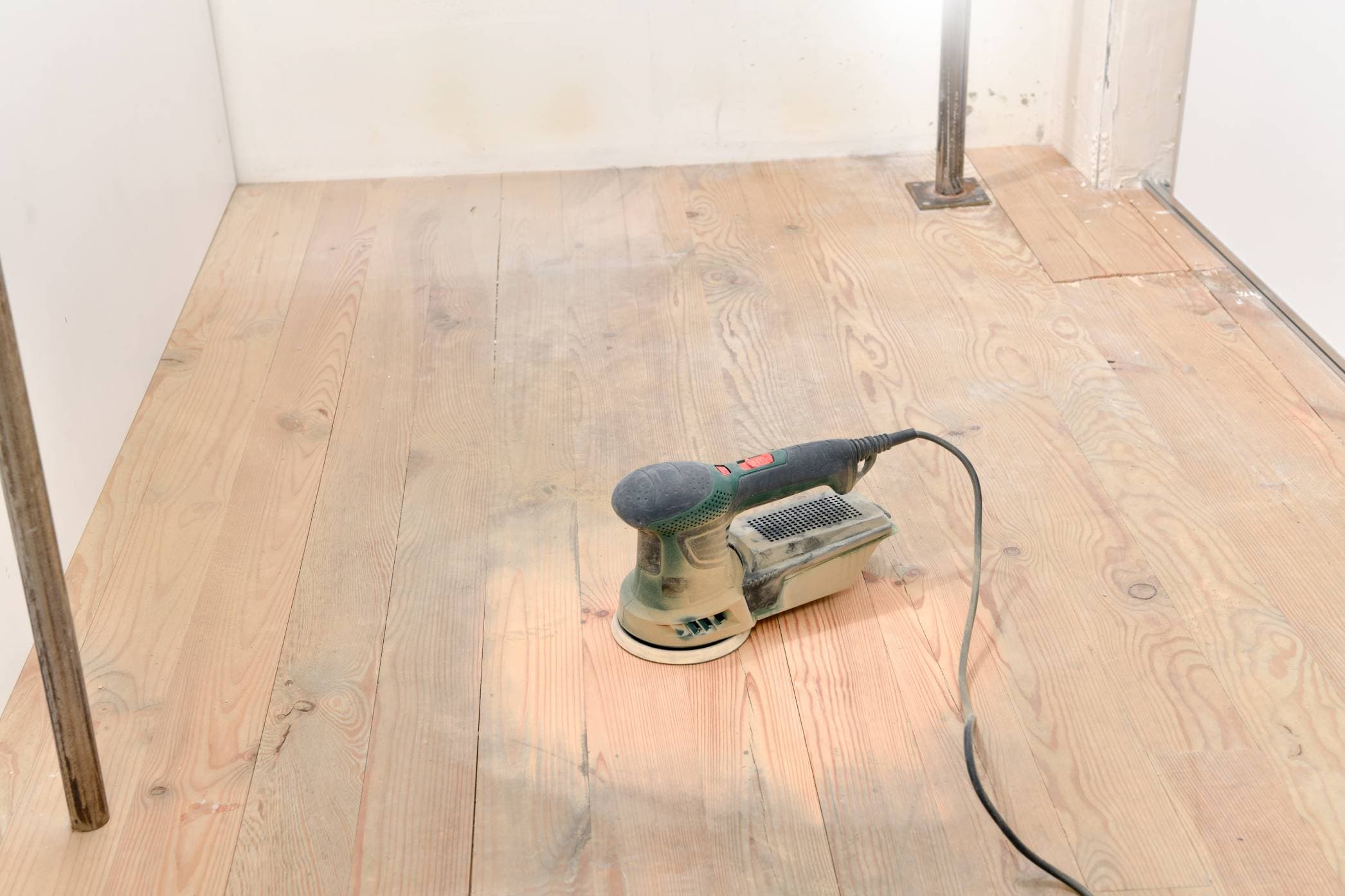 8 Types of Floor Sanders (With Pictures)