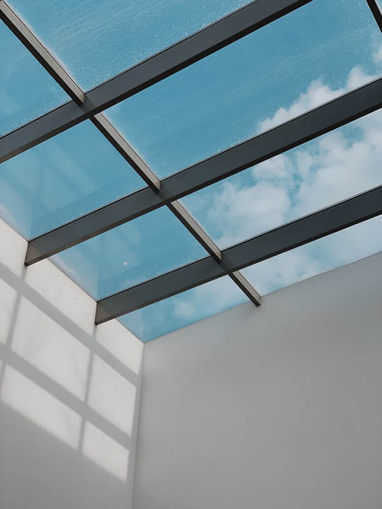 Roof Window vs. Skylight: What’s the Difference?