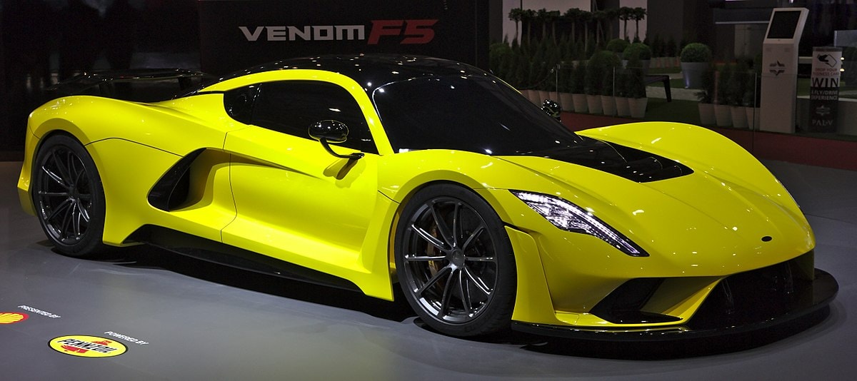 15 Fastest Cars In The World in 2022 (with Pictures)