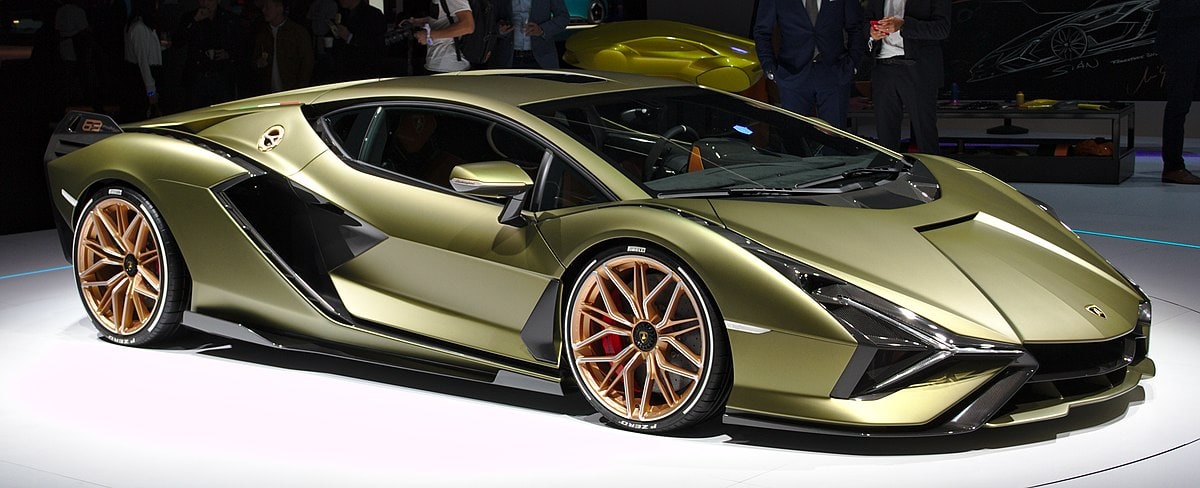 15 Fastest Cars In The World in 2022 (with Pictures)